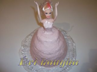 Barbie torta - eperkrémes 32