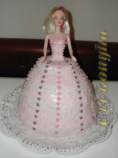 Barbie torta - eperkrémes