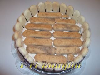 Tiramisu torta
          17